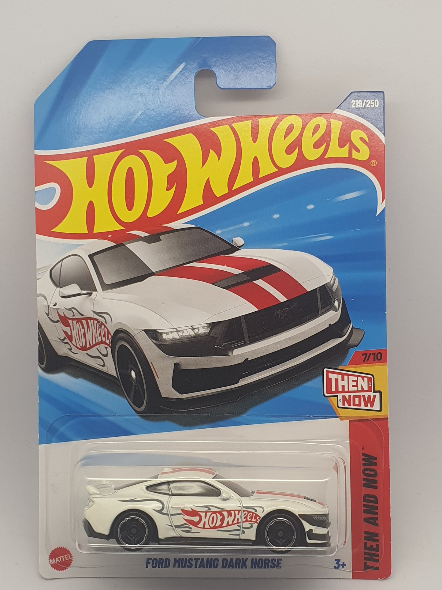 FORD MUSTANG - DARK HORSE