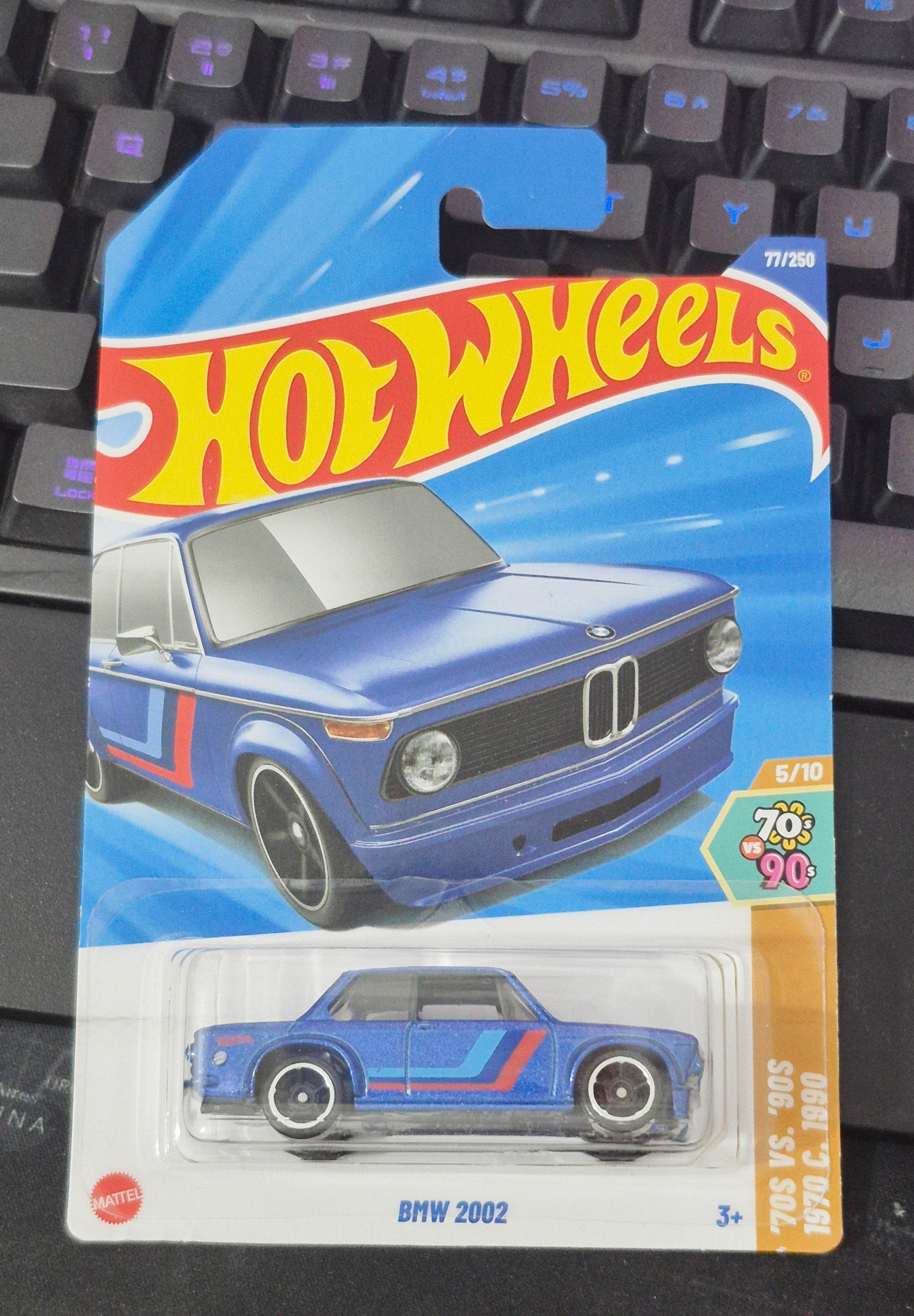 BMW 2002 - HOT WHEELS - Layeewithcars