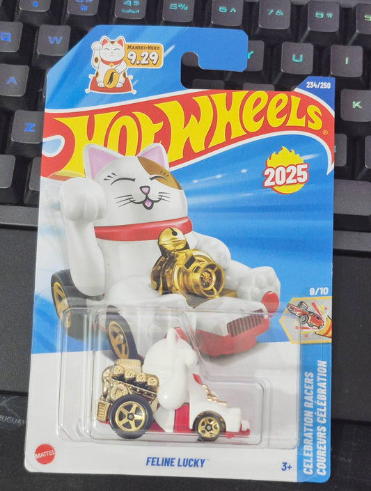 FELINE LUCKY - Layeewithcars